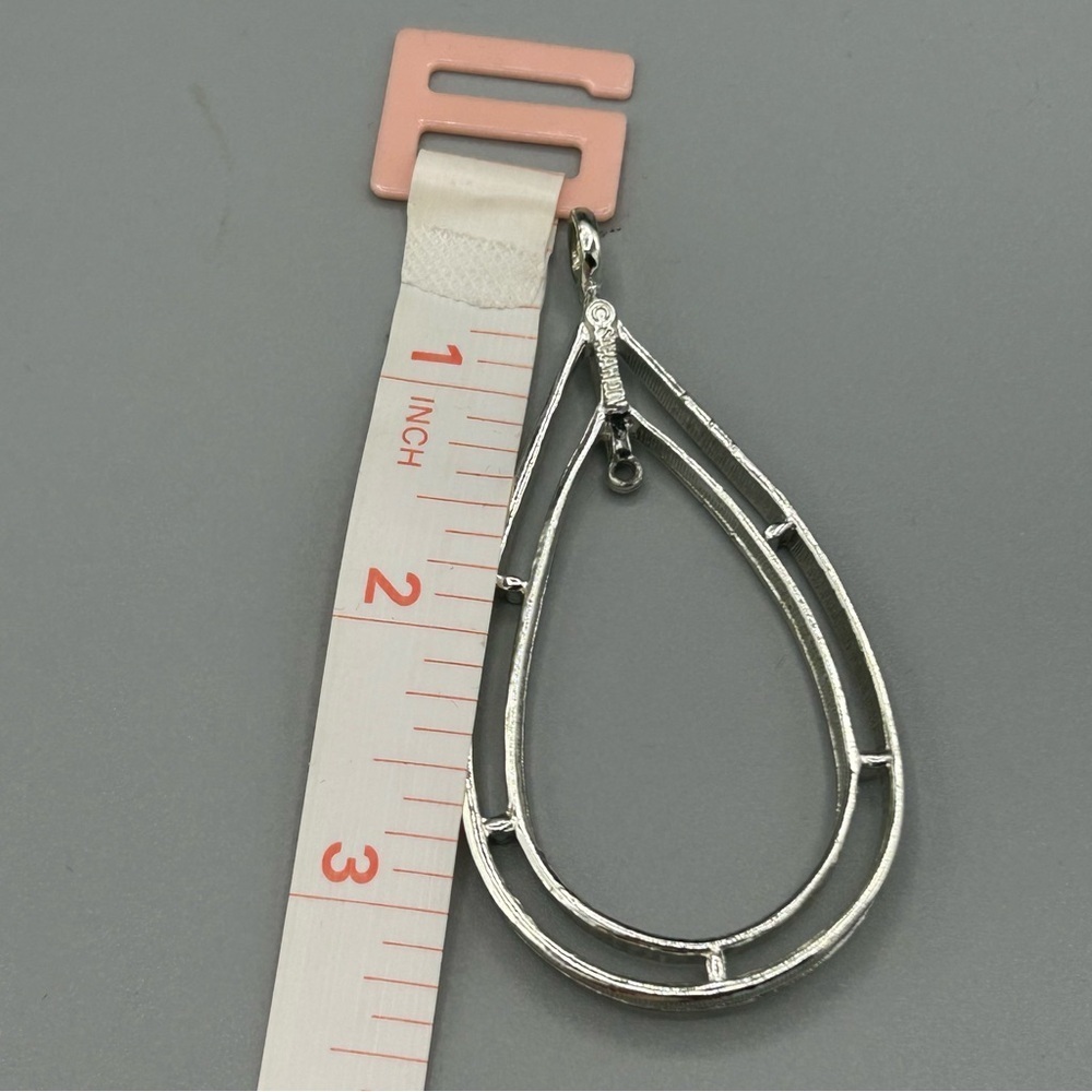 Vintage Sarah Coventry Silver Tone Teardrop Pendant Enhancer Frame - Picture 6 of 8